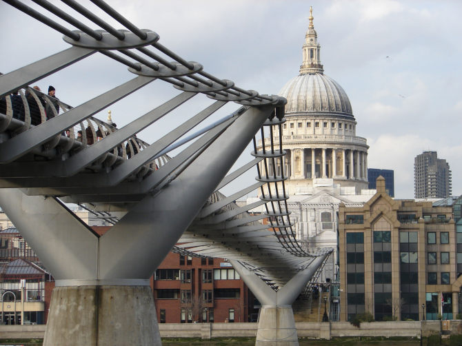 Ponte do Milênio em Londres (Reino Unido)