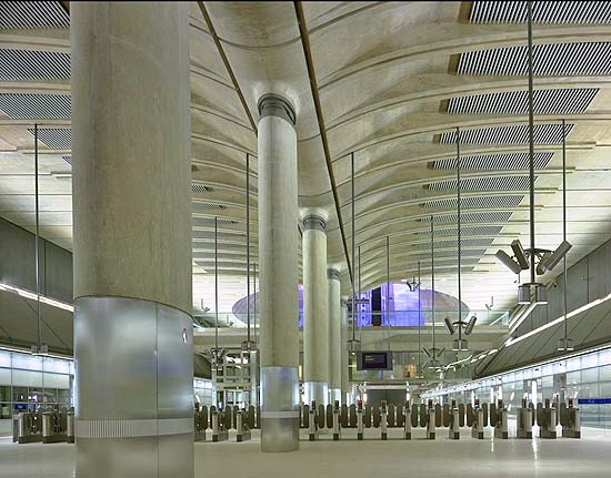 U-Bahnhof London Canary Wharf (Großbritannien)