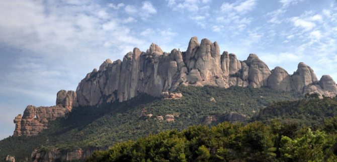 Gunung Montserrat (Barcelona)