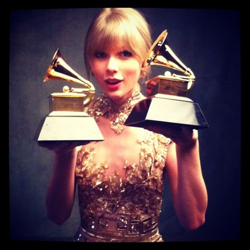 Swift a reçu le prix du meilleur nouvel artiste et a été nominé en 2008 pour les Grammy Awards 2008.