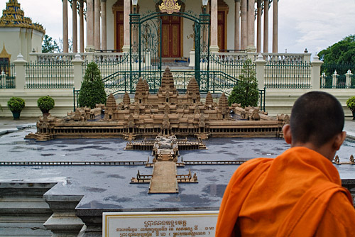 Ангкор Ват из Пномпеня - Камбоджа