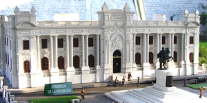 Kongress und Denkmal für Simon Bolivar - Peru