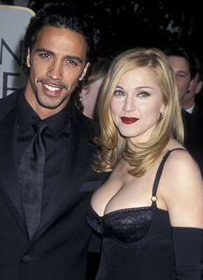 Madonna et Carlos León