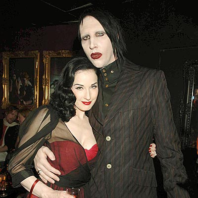 La cantante Dita Von Teese e la fidanzata di Marilyn Manson, sono apparse in uno dei video del Green Day
