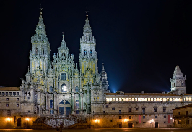 Santiago de Compostela: dimana malam abadi