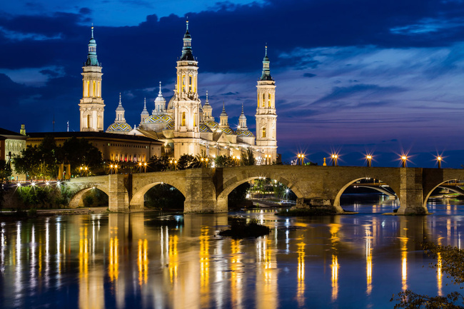 Zaragoza: the most romantic night