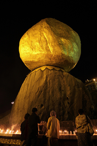 The Golden Rock (Birmania)