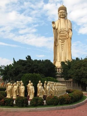 Fo Guang Shan Amitabha Budda z Kaohsiung
