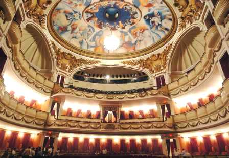 SUCRE NATIONAL THEATER (Quito)