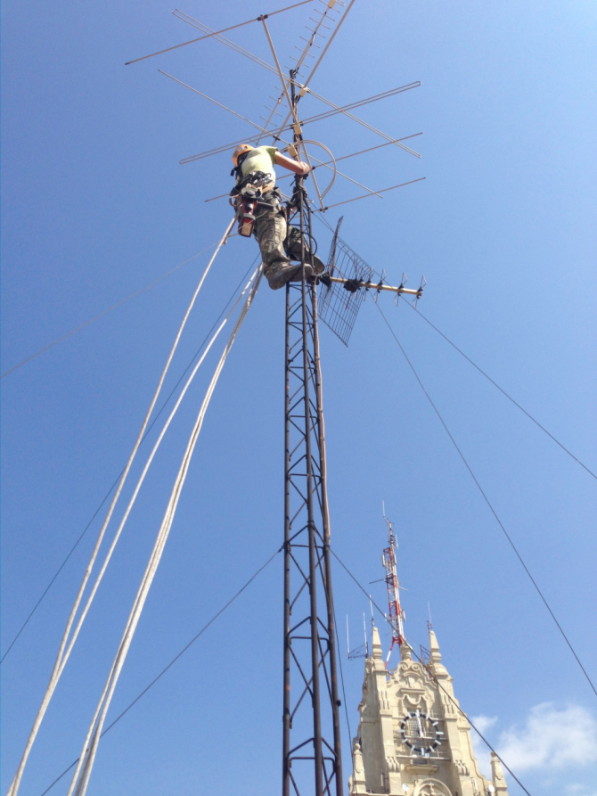 Antenna technician