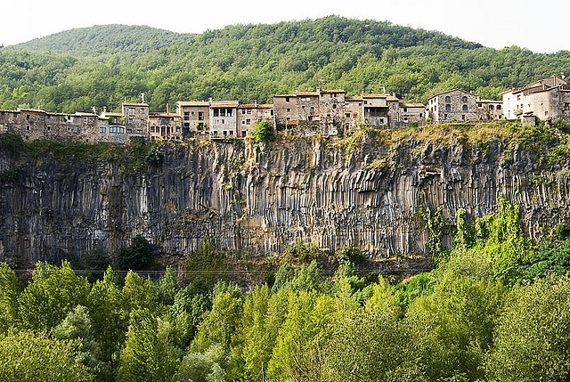 Castellfollit de la Roca (Gérone)