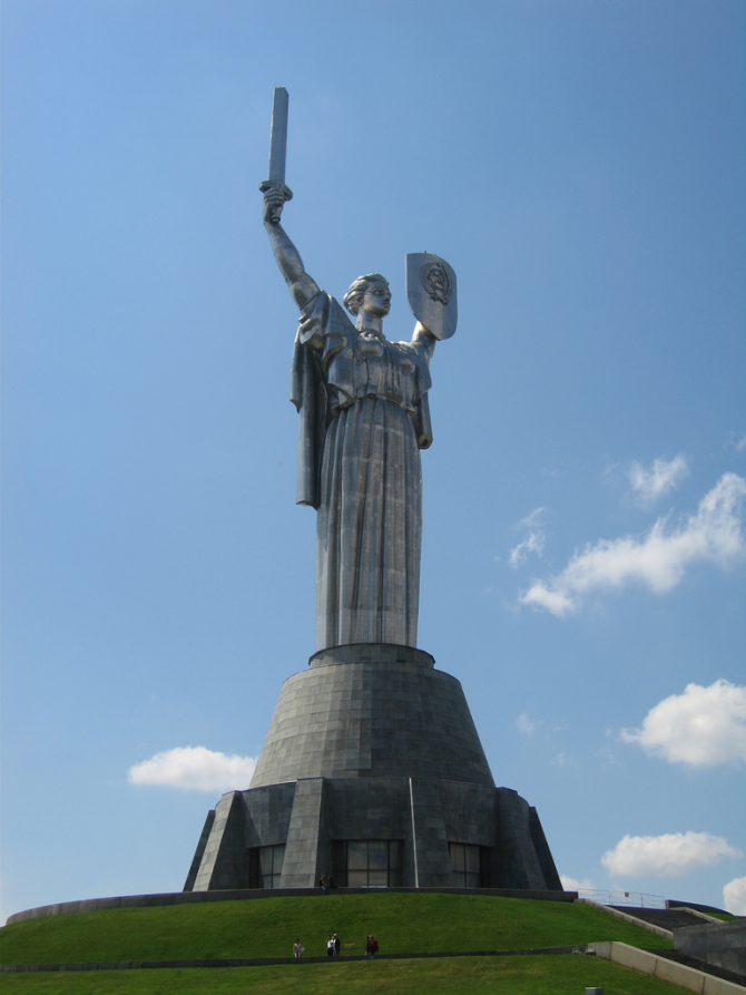 Motherland, Ukraine ... 102 Mts.