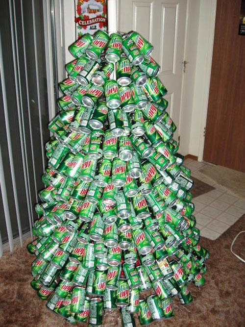 ビール缶からのクリスマスツリー