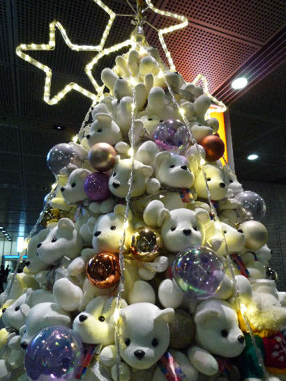 Christmas tree of dolls
