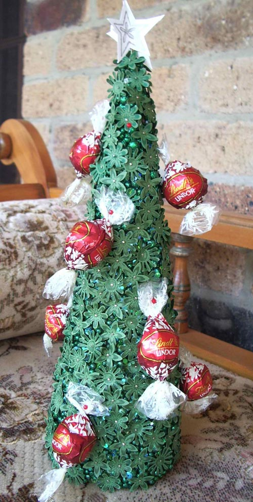 Christmas tree with green flowers