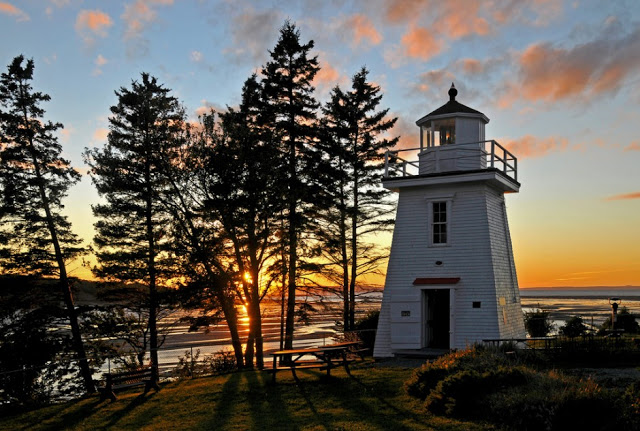ウォルトンハーバー灯台（カナダ）