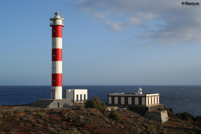プンタデラスカ灯台（スペイン）