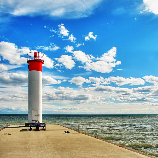 Whitby Harbor Lighthouse (Canada)