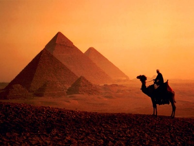 ギザのピラミッド（エジプト）