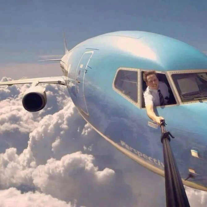 Cel mai extrem de selfie aeriană
