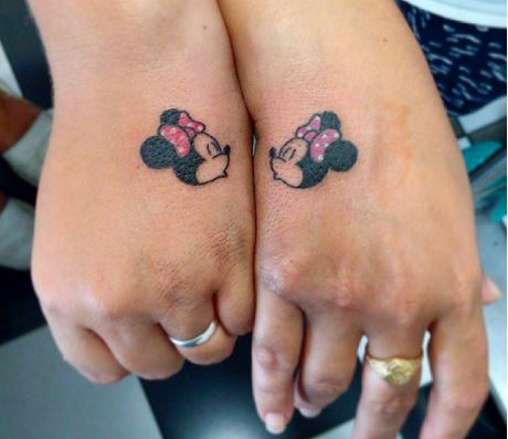 Superbes tatouages d'amoureux de Disney