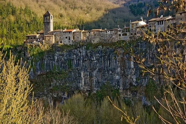 Castellfollit de la Roca（ジェローナ）