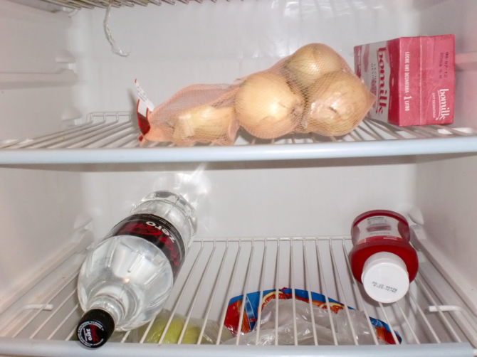A fuller fridge spends less