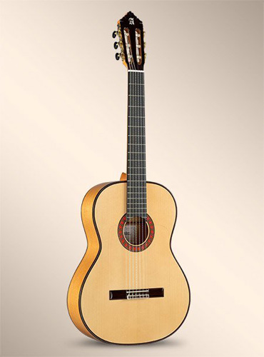 Alhambra 10FCフラメンコギター