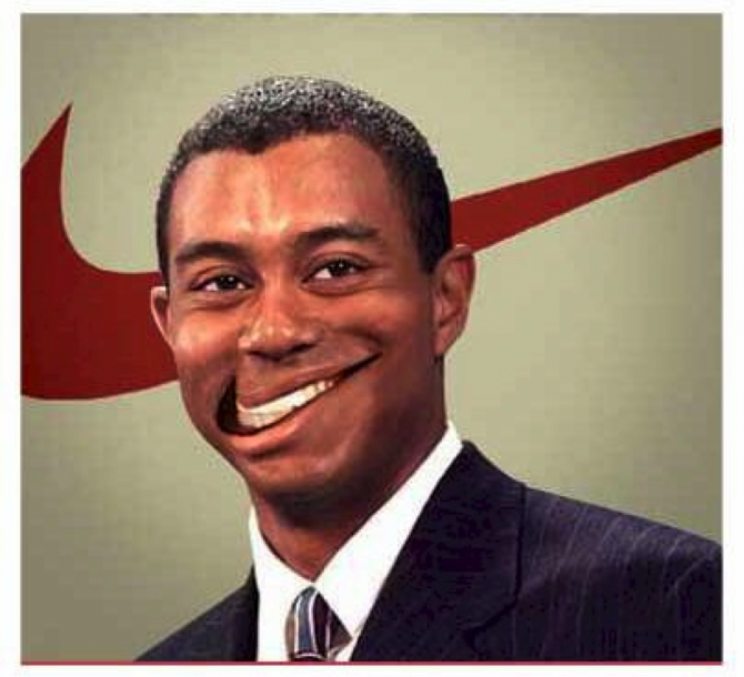 Imej Tiger Woods - logo Nike tersenyum