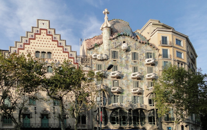 Passeig de Gracia - Casa Batlló dan Casa Ametller