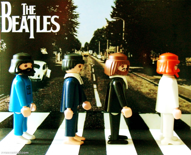 Os Beatles passeiam pela Abbey Road, em Londres, em 1970, tornando-se uma das imagens mais famosas do grupo