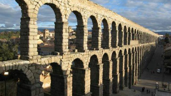 10 saluran air Romawi untuk dikagumi