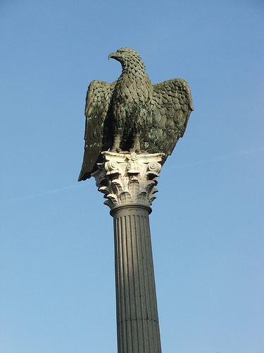 In der Geschichte galt der Adler immer als Symbol für Majestät und Sieg