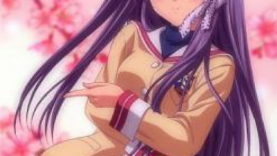 Mädchen mit lila Haaren im Anime