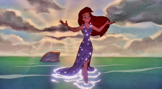 Ariel con un vestito luminoso (diventato umano per sempre).