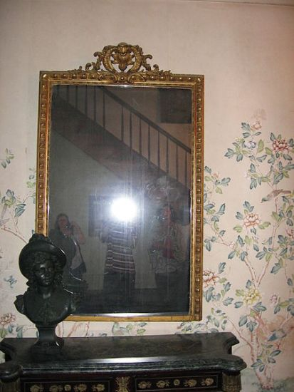 4. Cermin Perkebunan Myrtles