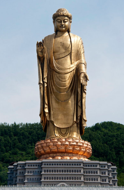 Buddhatemplet i Kina - 128 meter